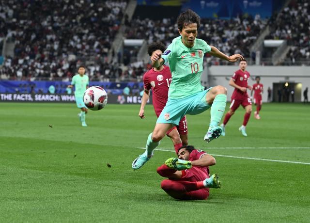 开云官方入口-严益唯：两国脚闪耀申花菱形中场或给伊万底气