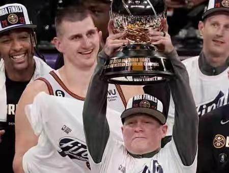 打服詹姆斯！掘金无懈可击进决赛 总冠军在招手？